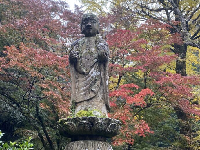 紅葉と仏像