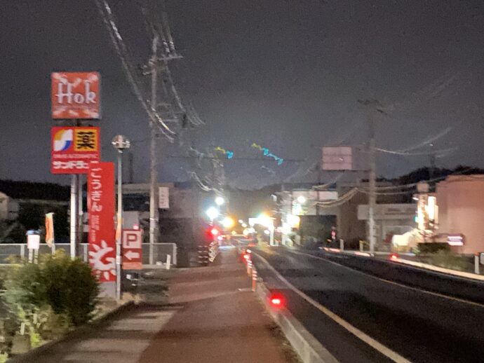 真っ暗な国道