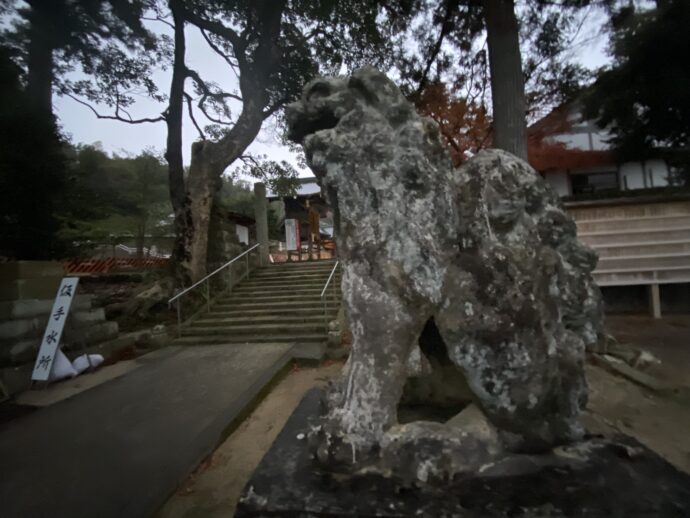 揖夜神社の狛犬