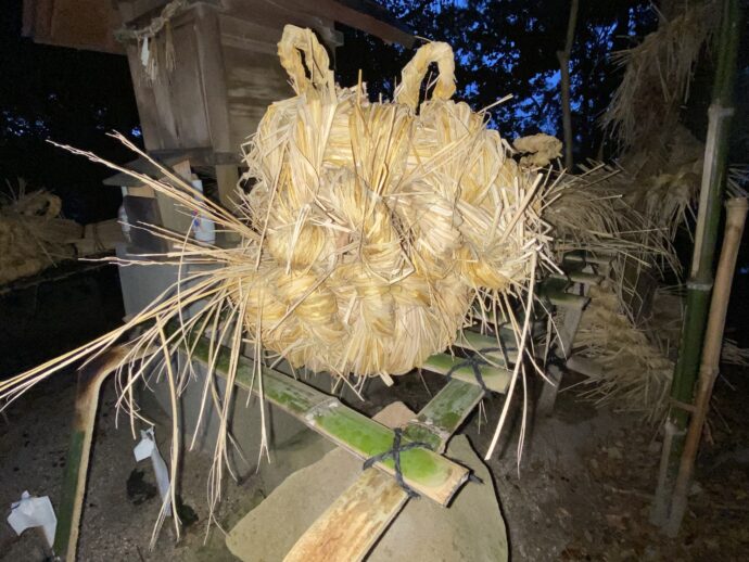 奉納された米俵