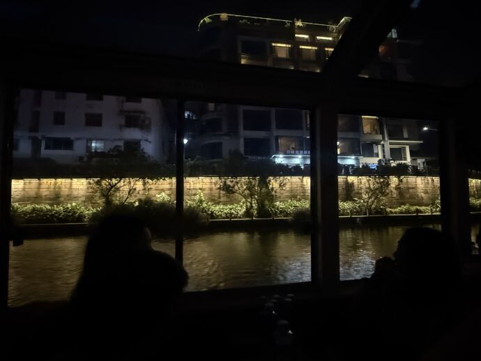 夜のクルーズ