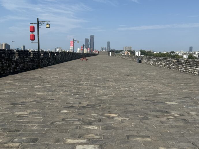 中華門の城壁の上の道