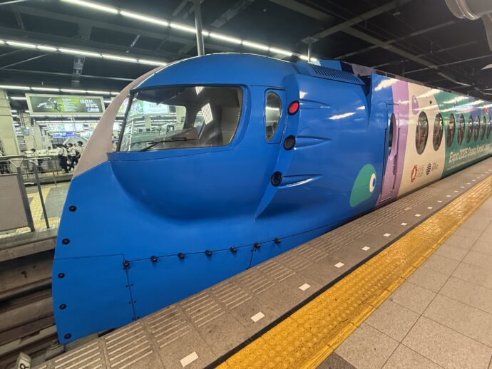 万博ラッピング車両