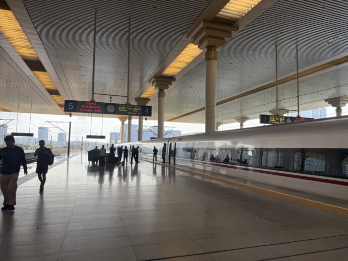 南京南駅のホーム