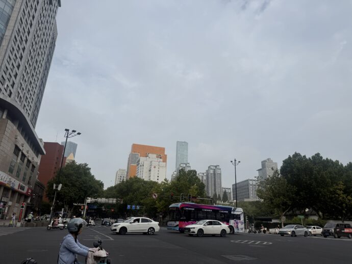 大行宫东站交差点
