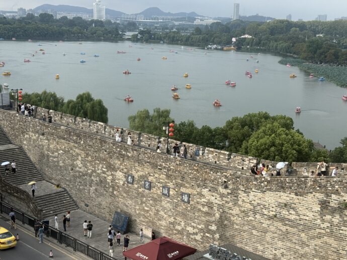 南京城壁と玄武湖