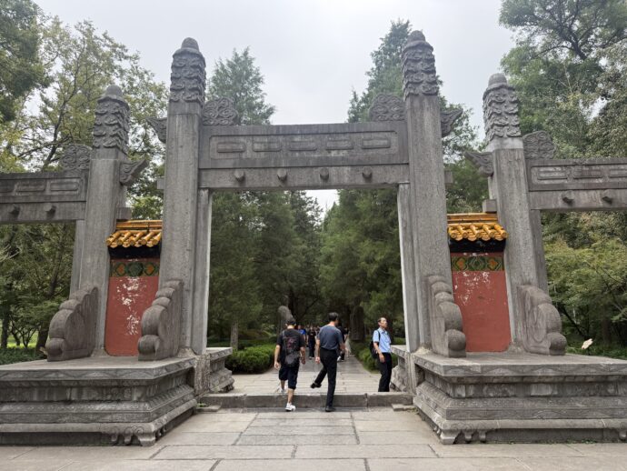 翁仲路神道