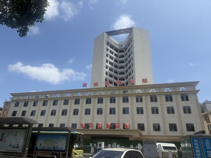 幾何学的な建物
