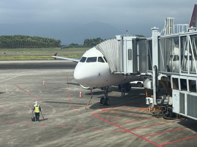 桂林両江国際空港に到着した飛行機