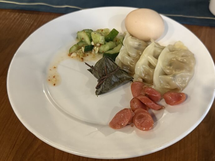 朝食のお皿
