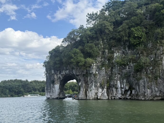 象鼻岩