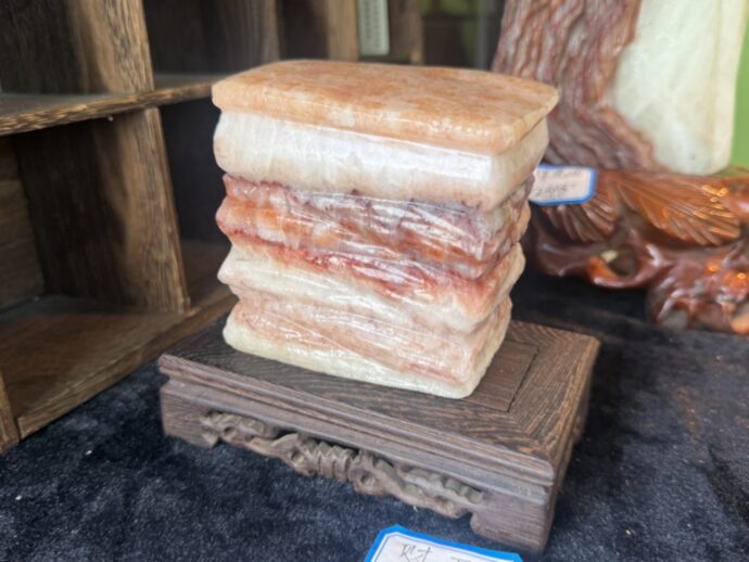 肉石