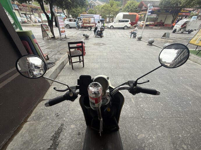 電動バイクで出発