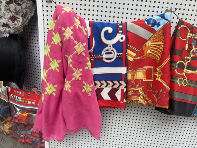 チャイナ風のド派手なストール
