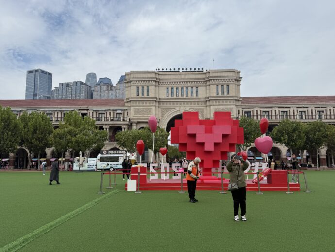 民国広場の芝生