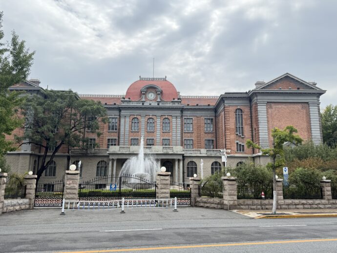 噴水のある洋館