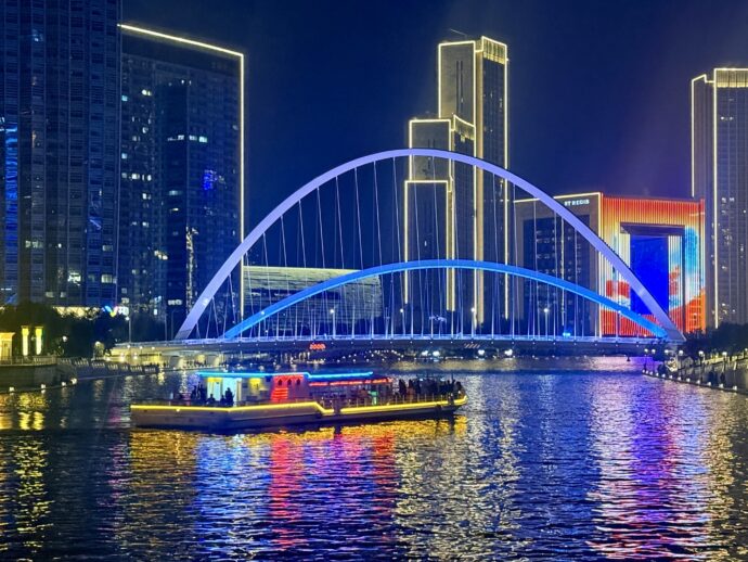 夜の天津のイルミネーション