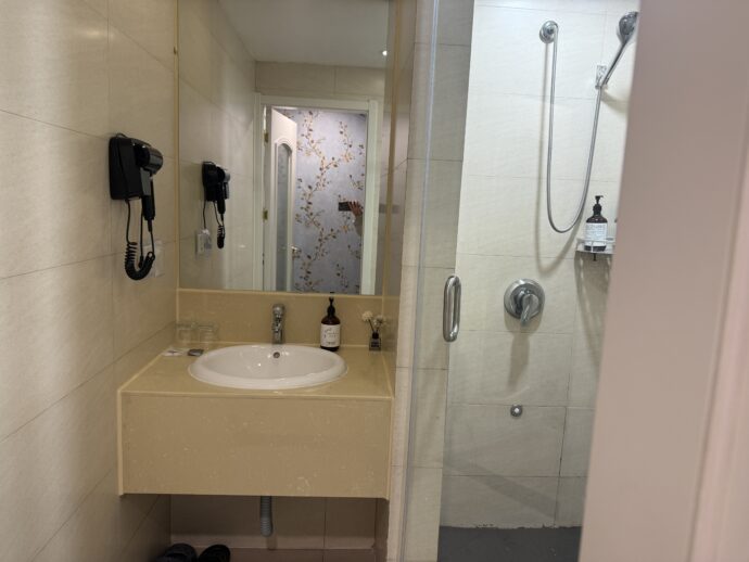 シャワールーム