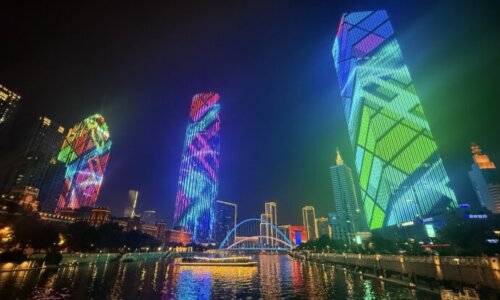 解放橋から見えるライトアップ