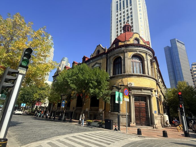 開放北路の欧風建築