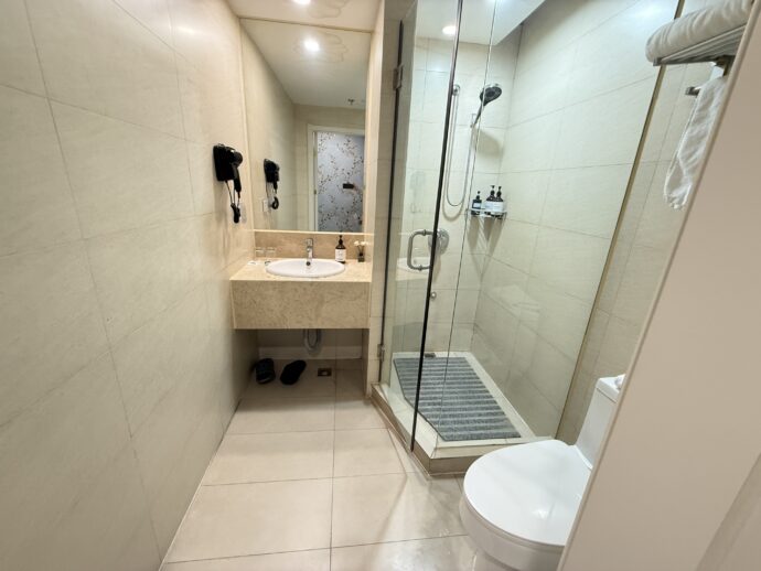 シャワールーム