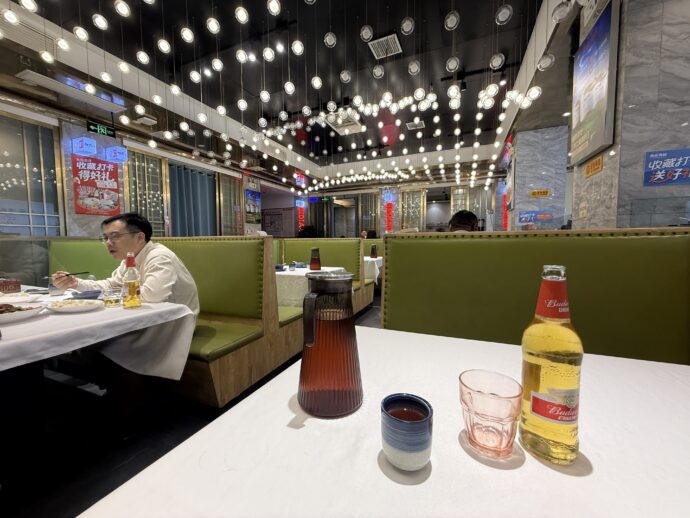 必点海鮮の店内