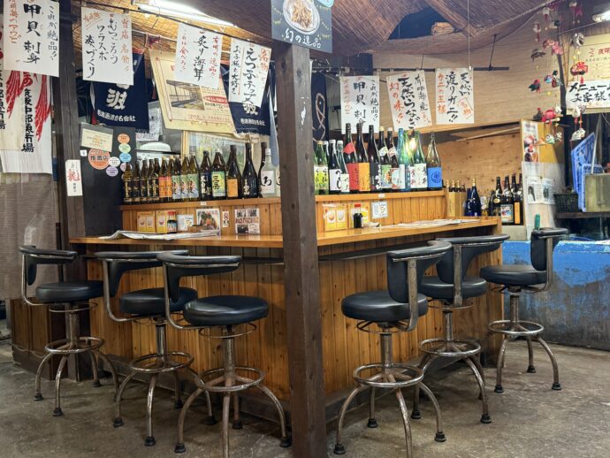 夜明茶屋の店内