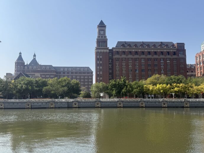 海河遊歩道から見える洋館