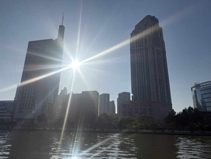 海河遊歩道から見える高層ビル群