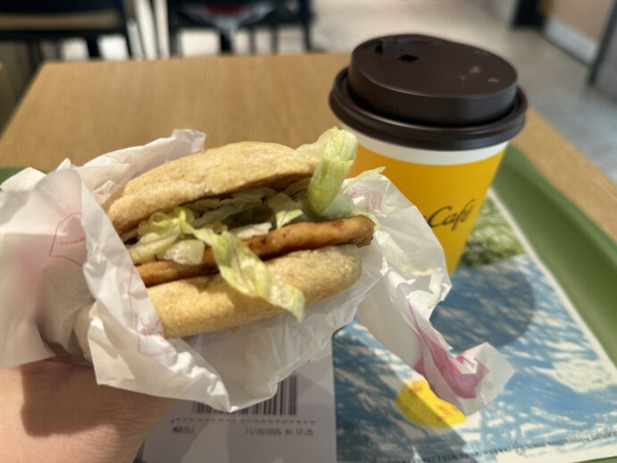 ハンバーガーとコーヒー