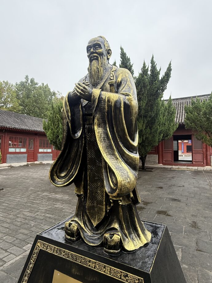 文廟の孔子像
