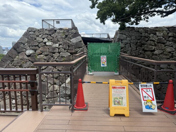 工事中の本丸跡