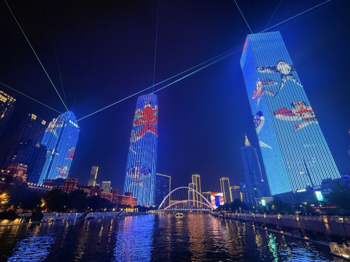 解放橋からみえるビル群のライトアップショー