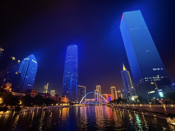 解放橋からみえるビル群のライトアップショー