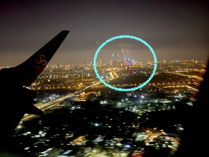 飛行機から見える解放橋夜景