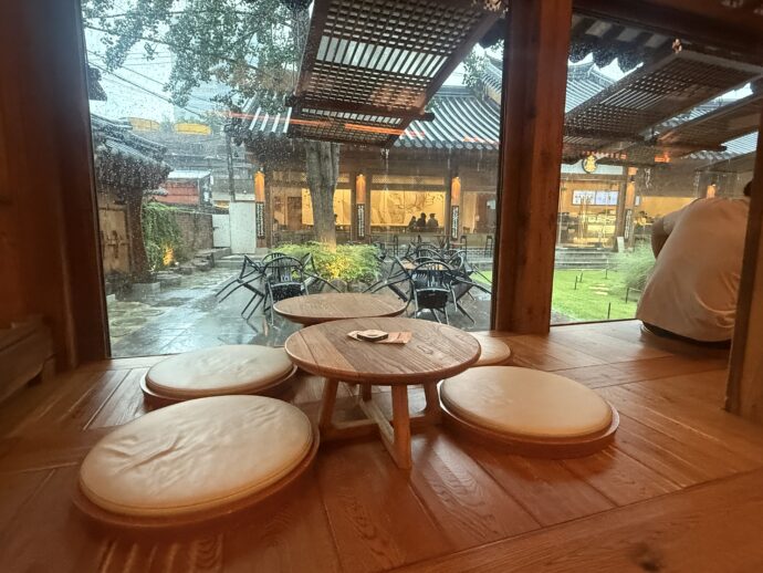 ちゃぶ台とざぶとん