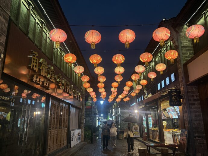 ライトアップした南塘老街