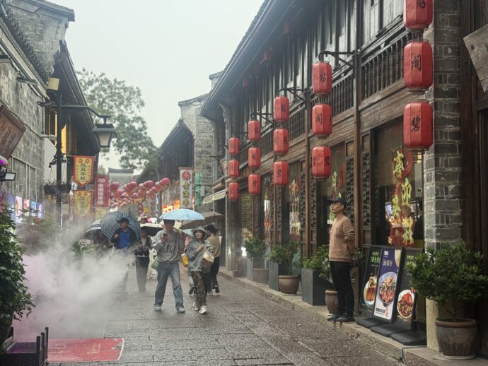 赤い提灯の南塘老街