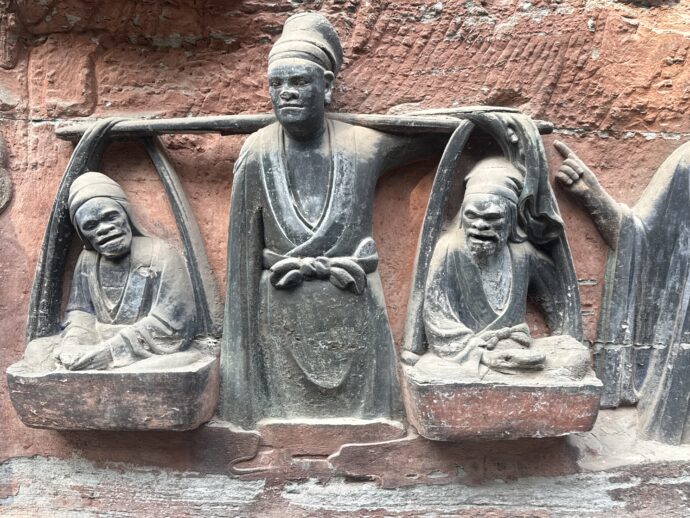 大方便仏報恩経变相龕