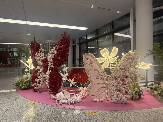 寧波櫟社国際空港のオブジェ