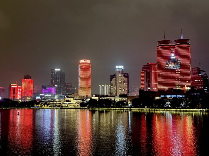 寧波高層ビルのライトアップ