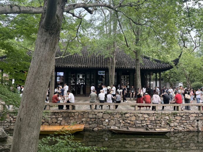 混雑する拙政園