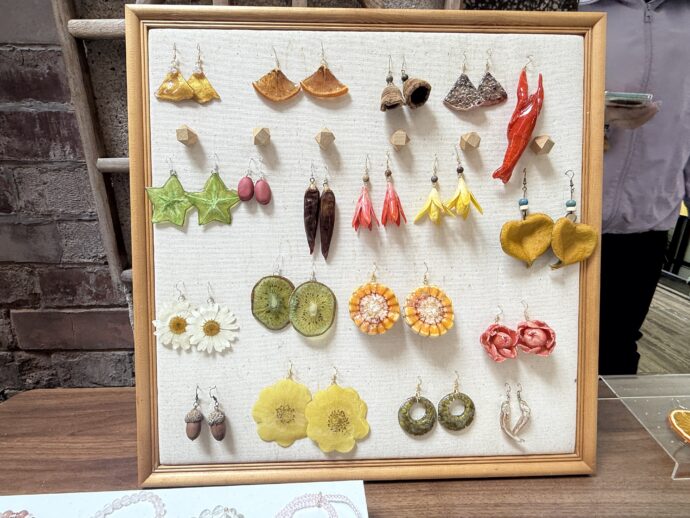 フルーツピアスの陳列板