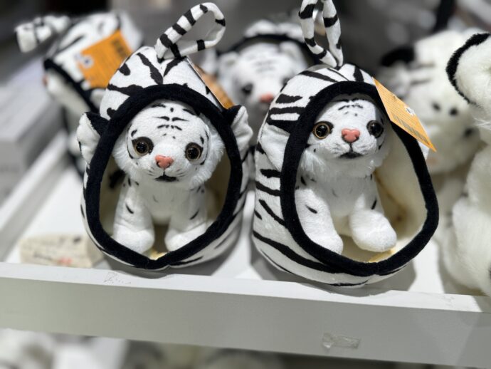 ホワイトタイガーのぬいぐるみ