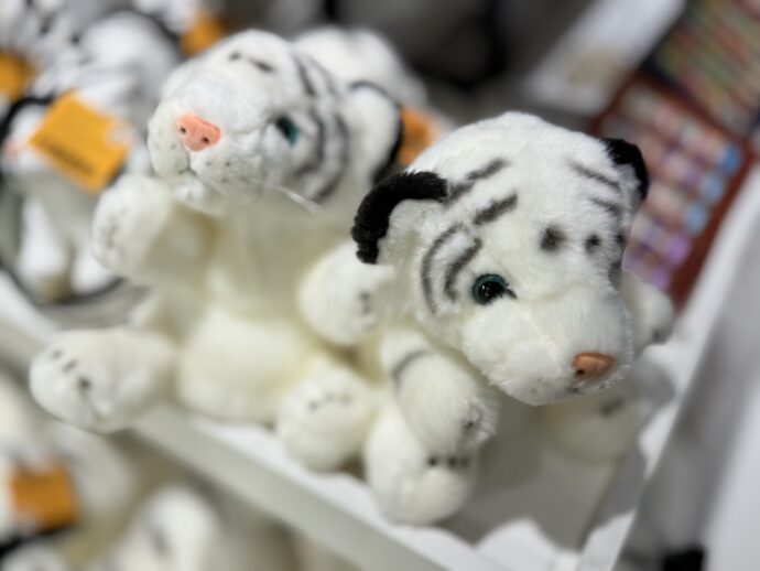 ホワイトタイガーのぬいぐるみ