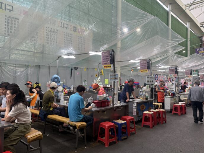 西門市場の露店