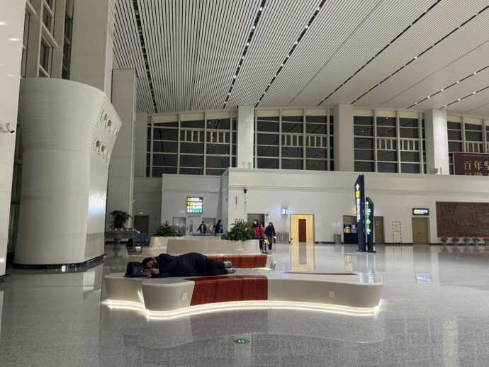 済南遥墻国際空港の3Fベンチ