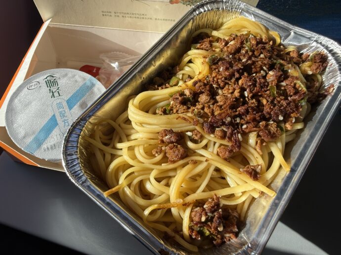 機内食の牛肉麺