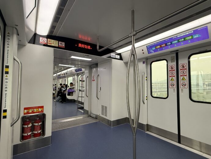 地鉄10号線の車両