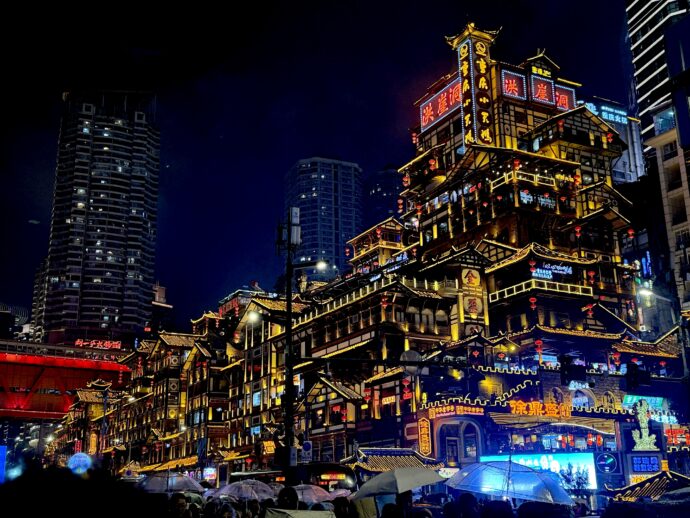 洪崖洞のライトアップ